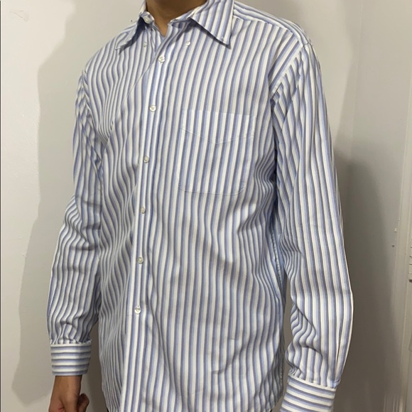 Button down - Picture 2 of 3